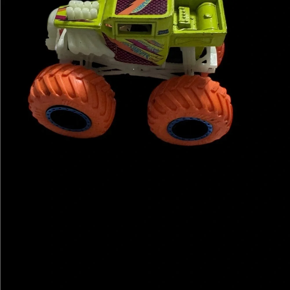 Bone shaker  Monster Truck Toy